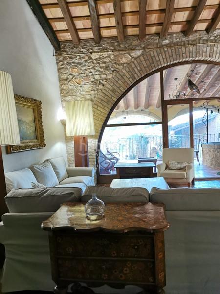 Foto c88dfef4-e30f-4844-984f-29b247f99ca4. Casa espectacular masía del siglo xiv y xv en Viladamat