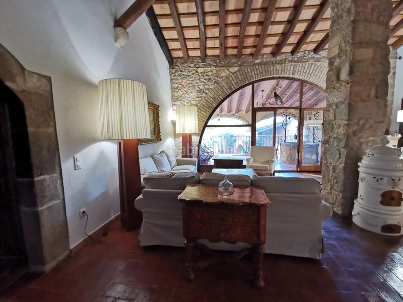 Foto cd389cd3-df48-4a7f-877b-5aa3a2b57963. Casa espectacular masía del siglo xiv y xv en Viladamat