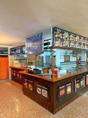 Lloguer Local Comercial a Fenals. Local comercial con licencia de barrestaurante en fanals