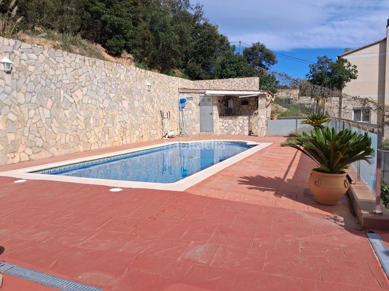 Foto 8d16fb85-af42-45ba-a728-b90f7fd4d734. Casa amb calefacció piscina a Aiguaviva Parc Vidreres
