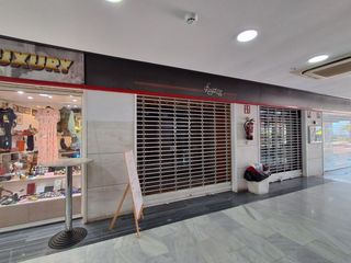 Rent Business premise in Centre. Coqueto local en alquiler en el centro caravela de lloret de mar