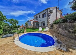 Maison  Ses alzines. Licencia turistica!! acogedor casa con vista al mar y piscina pr