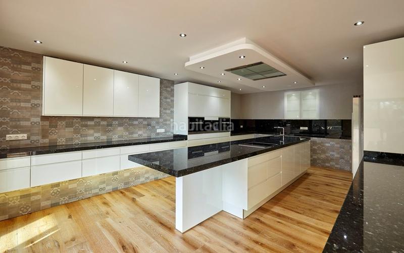 Foto 0dda4a8b-cd27-4986-a8e6-c154cba08260. Xalet amb calefacció piscina a Canyelles Lloret de Mar