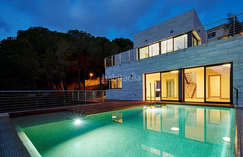 Foto 7ef766a3-9e8f-4570-802d-bd252c8b3a3c. Xalet amb calefacció piscina a Canyelles Lloret de Mar