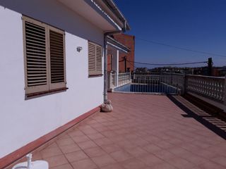 Haus in Mas Florit-Ca la Guidó. Vivienda de 7 dormitorios con apartamento individual y negocio p