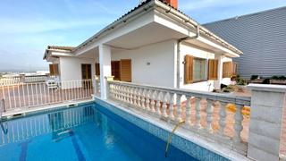 Maison à Mas Florit-Ca la Guidó. Vivienda de 7 dormitorios con apartamento individual y negocio p