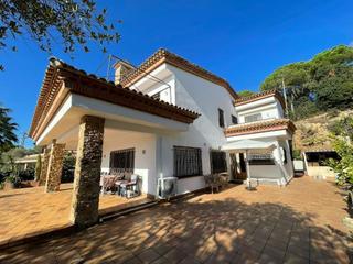 Casa  Carrer puig d'en pla. Espaciosa casa con vistas al mar en privilegiada zona de lloret