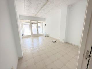 Local Comercial  Carrer pablo neruda. Espacioso local en blanes