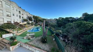 Apartament  Doctor fleming. Piso muy soleado con vistas al mar y piscina en zona selvamar