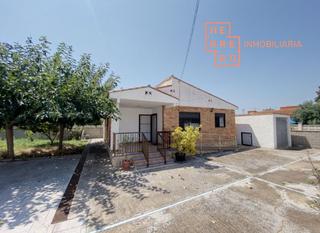 Xalet a El Grao. Chalet en venta en camino la plana, 3 dormitorios.