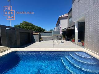 Chalet à Parque Sensal. Chalet en venta en pau sensal, 5 dormitorios.