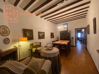 Maison à Hospital - Plaza del Real. Casa en venta en centro, 3 dormitorios.