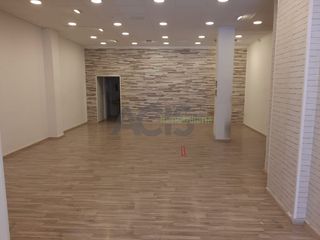 Rent Business premise  Avinguda d'antoni almela. Bajo comercial en la avenida