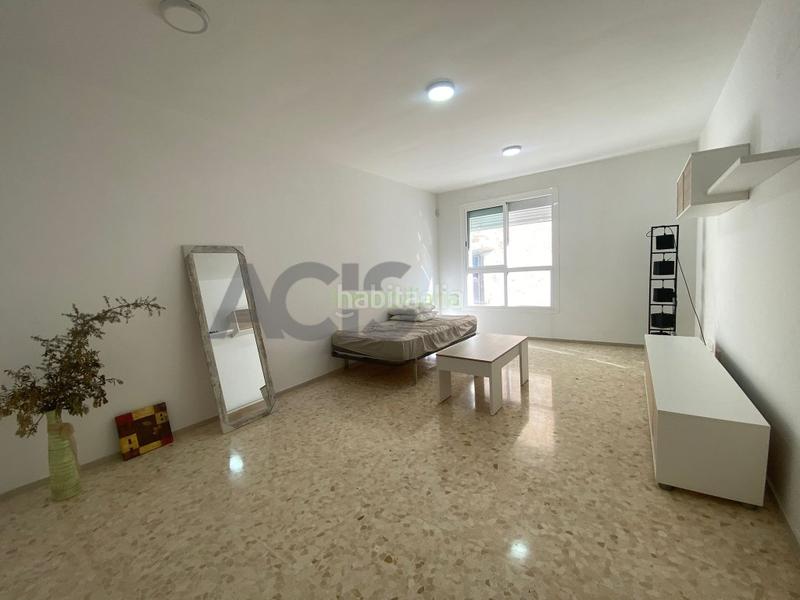 Foto 246bd775-9d86-4a6e-82cc-ca4b87a7c3d9. Alquiler piso  en alquiler . en Alberic