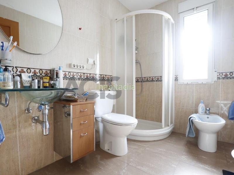 Foto a84b610c-f62a-4cba-a468-3bf5296131fb. Casa adossada amb aparcament a Sants Patrons Alzira