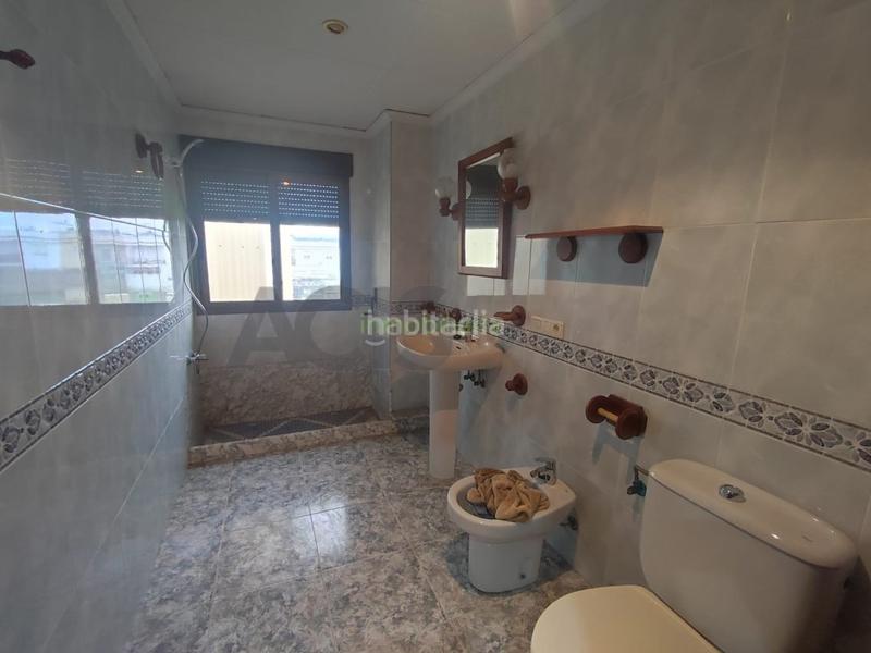 Foto b27e5e6e-7812-40b4-8172-183b4dde800e. Rent flat with parking in Polinyà de Xúquer