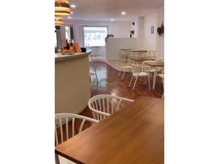 Business premise in Carrer de Jaume Roig (PUB TARONJA)