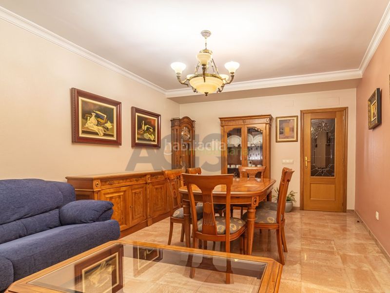 Foto f2a6cb7c-cb2e-48db-8d2c-c79e560929dd. Casa amb aparcament a Benimodo