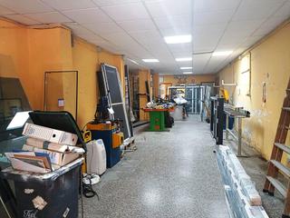 Traspàs Local Comercial  Calle arquitecto carbonell. Traspaso de carpinteria metálica en funcionamiento