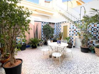 Casa  Calle actor rambal. Amplia vivienda en burjassot con doble terraza, garaje y traster