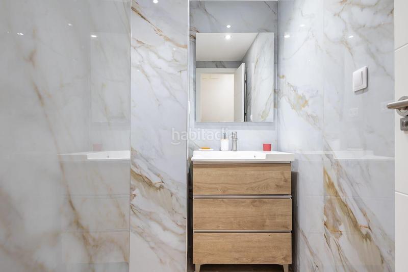 Foto 549b8193-5ecf-4537-adcf-6874976a4e83. Casa  con terraza y excelente ubicación en Aldaia