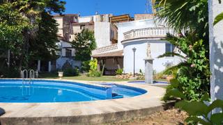 Chalet en Atzeneta d´Albaida. Impresionante casa con amplias estancias, jardín, piscina y vivi