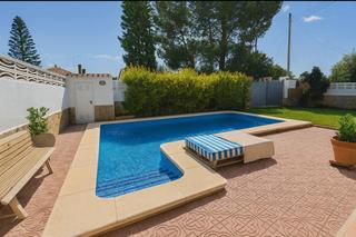 Casa a Parque de la Bombilla. Venta de casa en lliria