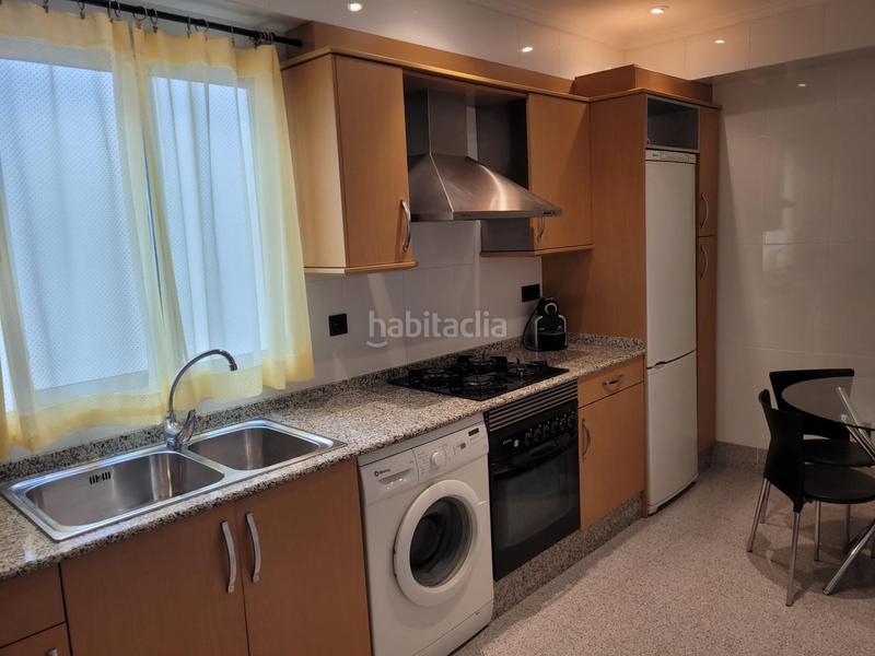 Foto 3f80dbb8-3487-4781-a24b-d0402d930aa1. Alquiler piso  en calle cavite en Malva Rosa Valencia
