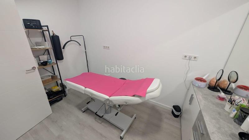 Foto 46eddd34-93cb-4444-b31d-40fb6f0755cb. Traspaso local comercial traspaso de centro eteticosalon de belleza en Valencia