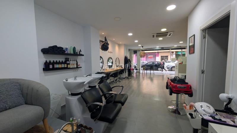 Foto 740cdb7a-b7d0-4ec5-91b4-eab832ee7250. Traspaso local comercial traspaso de centro eteticosalon de belleza en Valencia