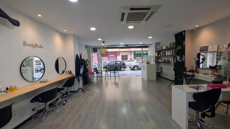 Foto eb973a32-8e71-4693-bf05-7d87a2843897. Traspaso local comercial traspaso de centro eteticosalon de belleza en Valencia