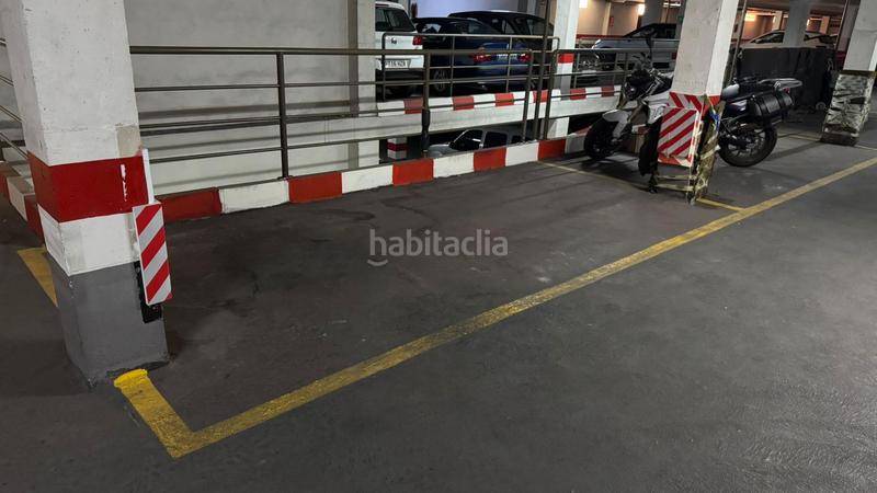 Foto faefd5a3-2ae8-4b56-a638-114271ea61c8. Car parking in La Creu del Grau Valencia