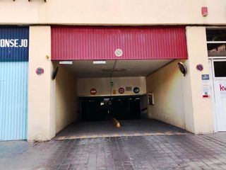Aparcament cotxe a La Creu del Grau. Garaje muy amplio en venta en zona muy demandada
