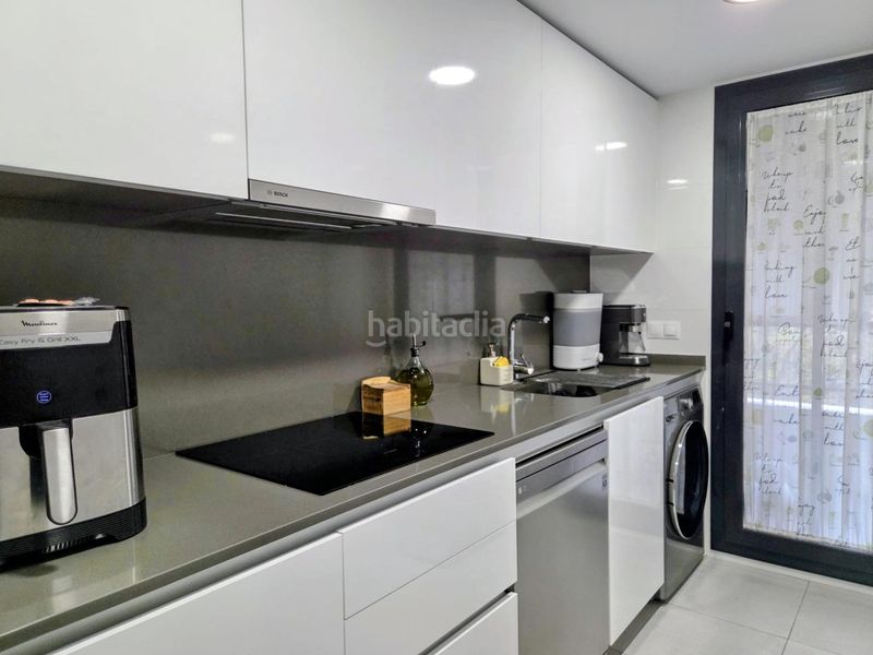 Foto f97da046-bfb8-4cea-b8f3-023ccd8a305a. Pis amb aparcament piscina a Nou Benicalap Valencia