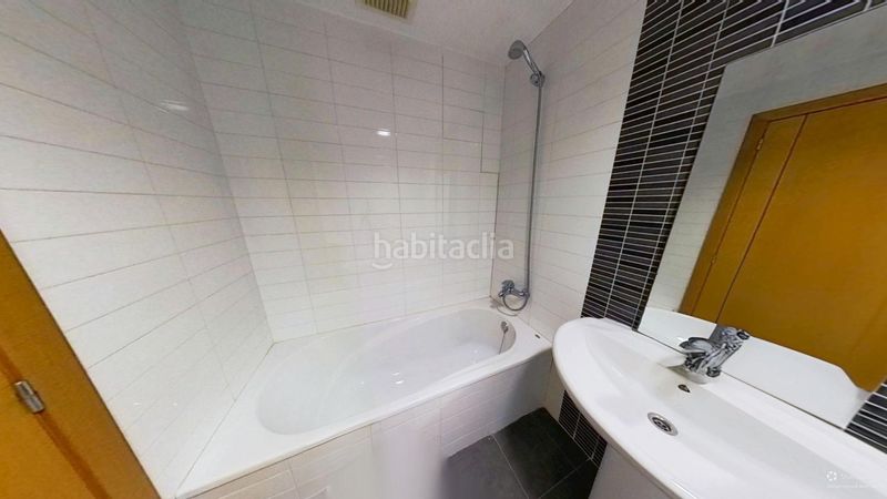Foto 04791acd-20ad-4220-a256-aa5c5e62e114. Pis amb aparcament piscina a Penya-Roja - Avda. Francia Valencia