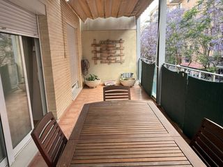 Miete Etagenwohnung in Valterna. Alquiler de piso en valterna  2 habitaciones con terraza y garaj