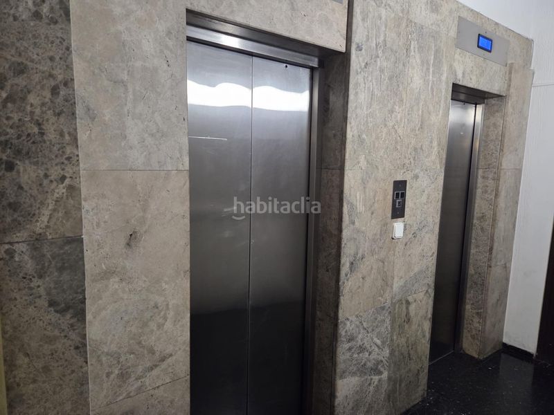 Foto b8f69602-9b56-4f36-8ce9-aadd6cb969e4. Aparcament cotxe a Sant Francesc Valencia