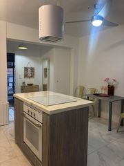 Flat  Pedro monsoriu. Piso reformado a 10 minutos de la playa y de las universidades