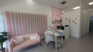 Transfer Business premise in Ciutat Universitaria. Se traspasa centro de peluqueria y estetica