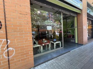 Local Comercial  Calle santa genoveva torres. Amplio local comercial en els orriols, valencia  una oportunidad
