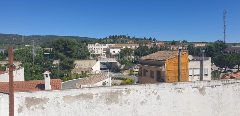 Foto b10a72c3-b0b0-403b-aadd-6286db52e39e. Casa amb aparcament a Moixent