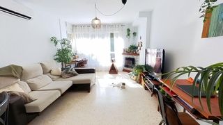 Pis  Calle maria moliner. Se vende piso en picaña