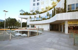 Local Comercial  Avenida corts valencianes. Local comercial alquiler  cortes valencianas