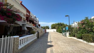 Casa adossada a Platja de la Pobla de Farnals. Adosado en la playa de la pobla de farnals