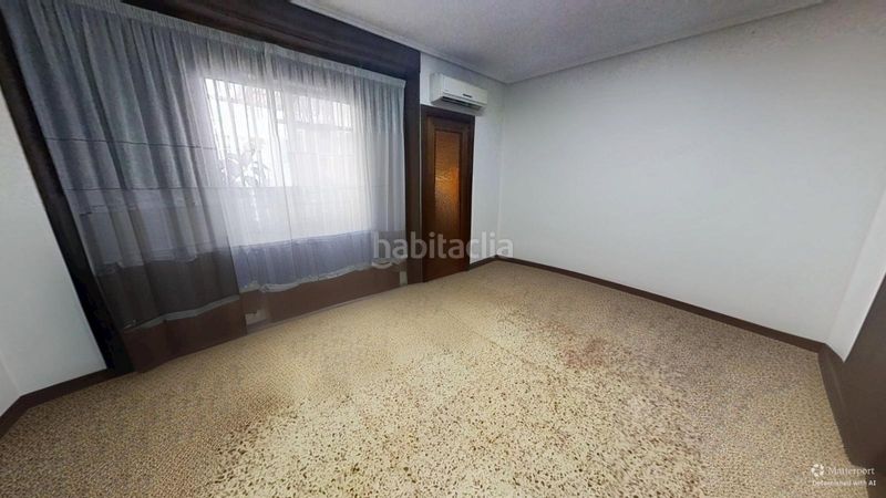 Foto 296445a1-1310-4498-a5e5-2fe5bcb8af3d. Pis a Russafa Valencia