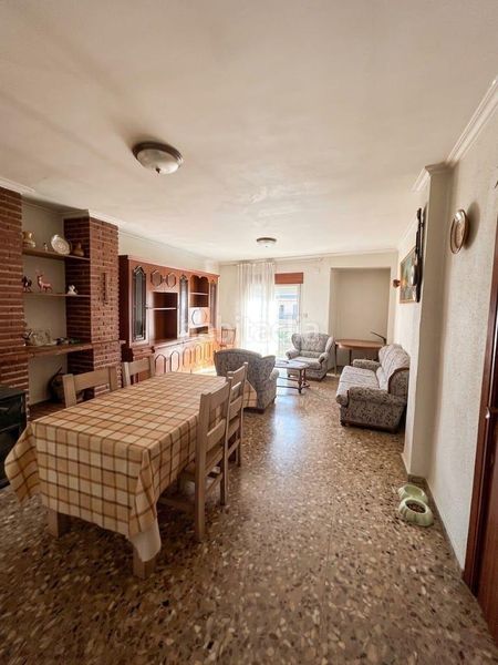 Foto c4a76df5-c197-4ef6-9aa2-56dd5bc8c60b. Casa amb aparcament a Camporrobles