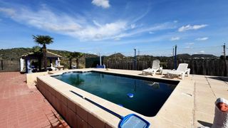 Chalet  Poligono 3. Se vende chalet en montroy