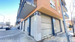 Bureau à Carrer de fàtima 81. Exclusiu local comercial cantoner amb sortida de fums