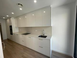 Etagenwohnung  Carrer de pere fizes. Obra nueva de alto nivel con balcón y eficiencia energética a en
