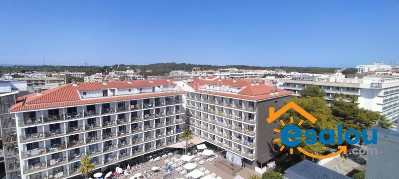 Foto dbc56e0d-f13e-4b5a-9b06-3d43cbbe1c2d. Apartament amb piscina a Mar i Camp - Platja dels Capellans Salou